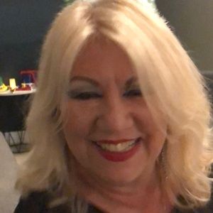 Meet your Posher, Reyna